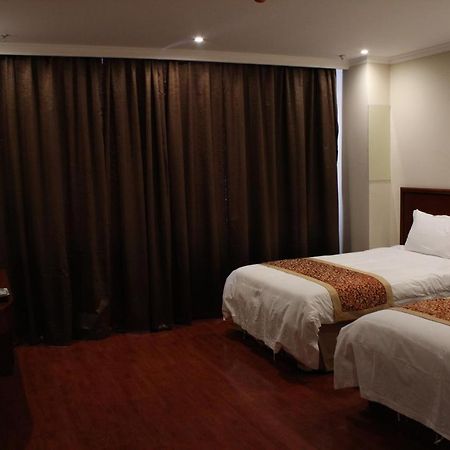Greentree Inn Dalian Airport New District Xinzhaizi Express Hotel Esterno foto